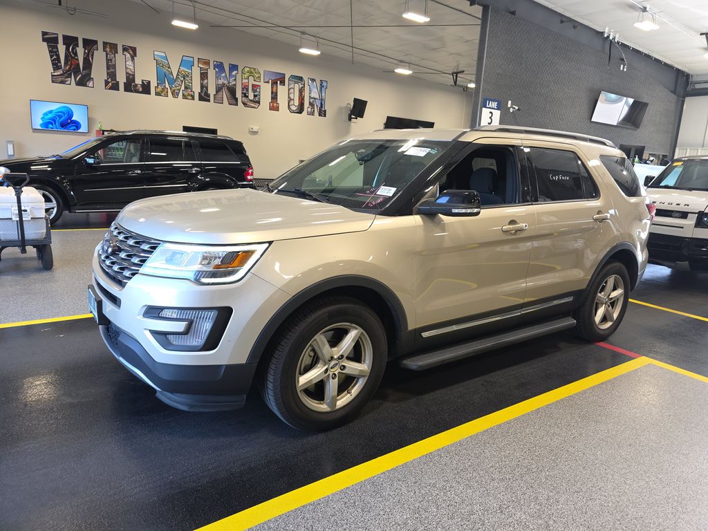 2017 Ford Explorer XLT photo