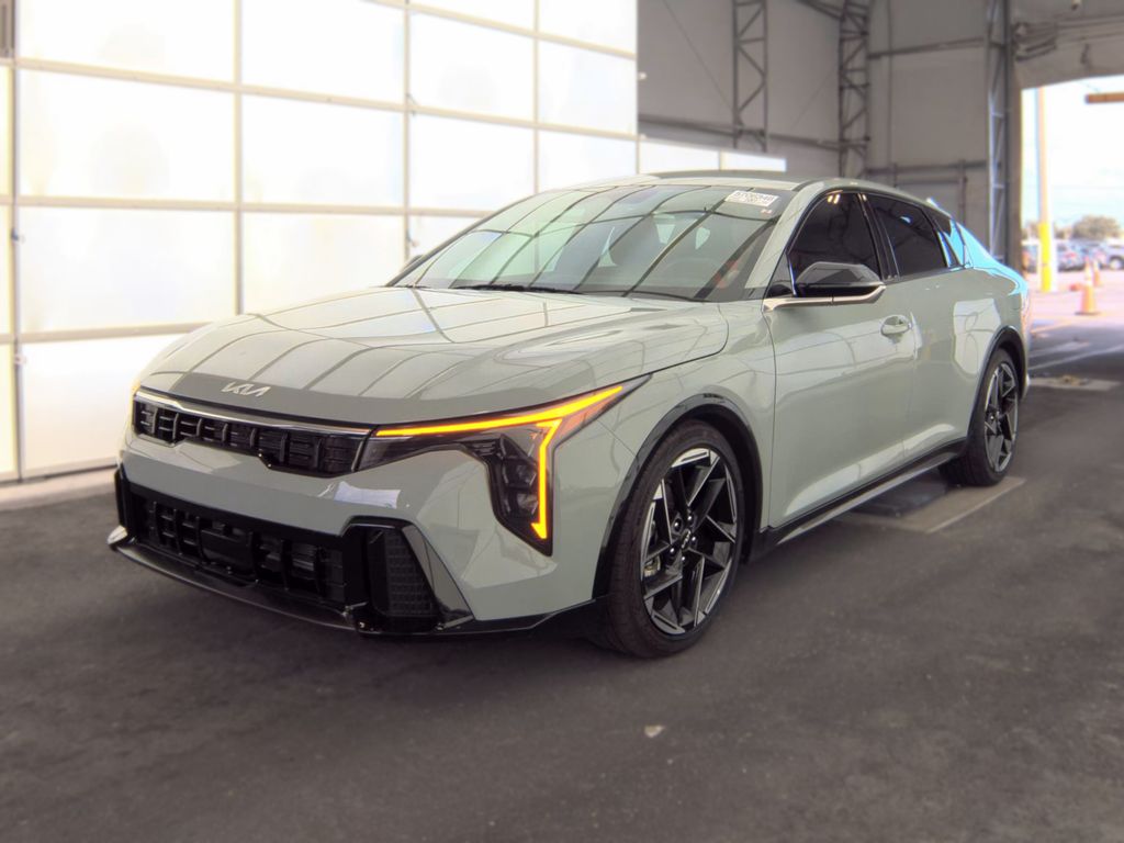 2025 Kia K4 GT-Line photo