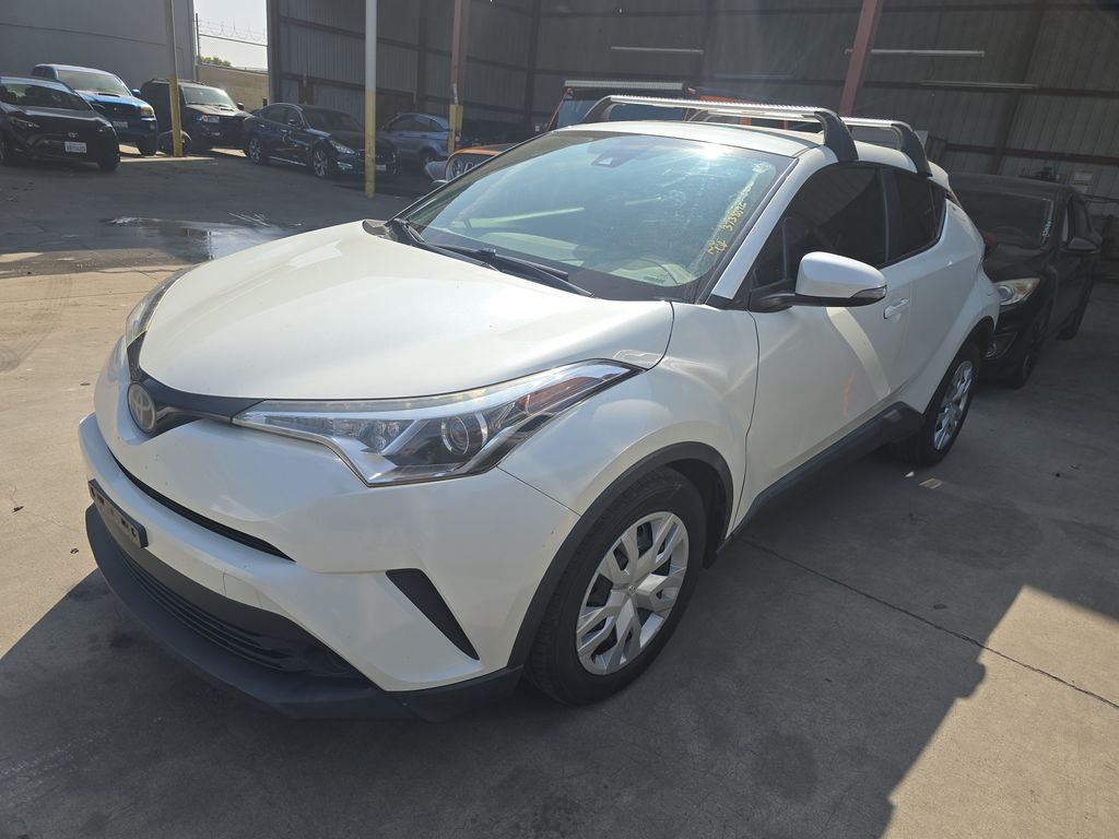 2019 Toyota C-HR LE photo