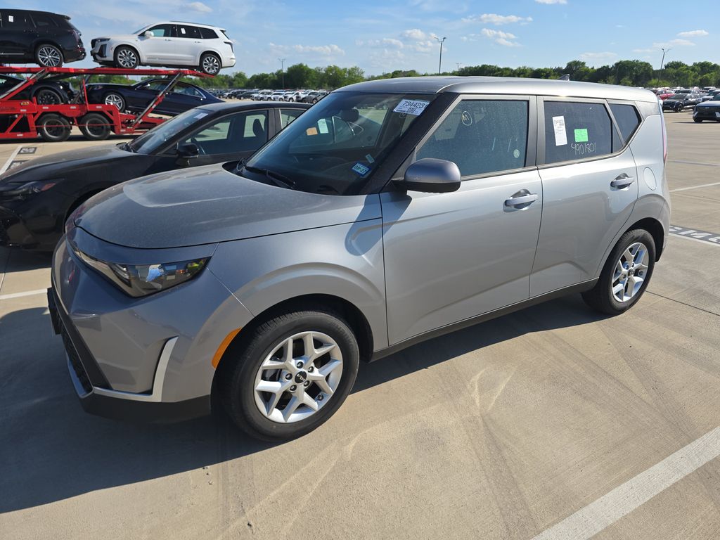 2025 Kia Soul LX photo