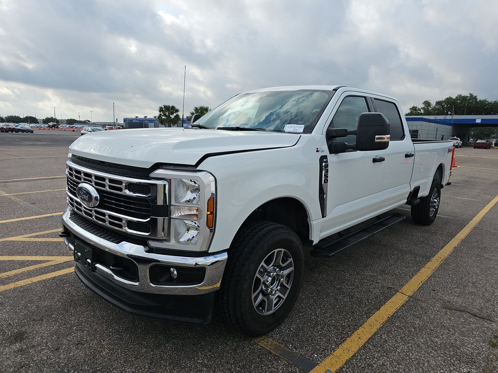 2025 Ford F-350 XLT photo