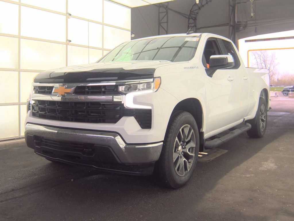 2025 Chevrolet Silverado 1500 LT photo