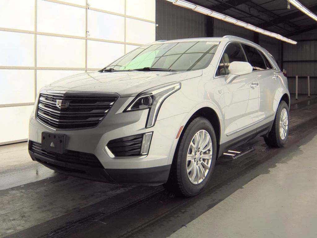 2017 Cadillac XT5 FWD photo