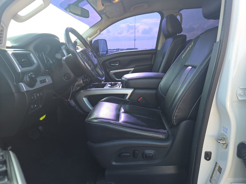 2018 Nissan Titan XD PRO-4X photo