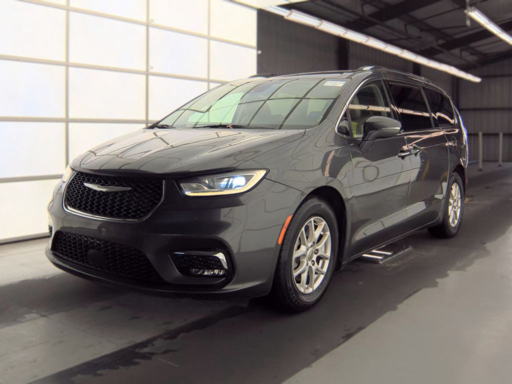2021 Chrysler Pacifica Touring L photo