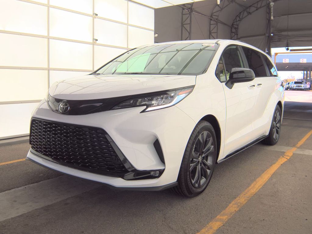 2026 Toyota Sienna XSE photo
