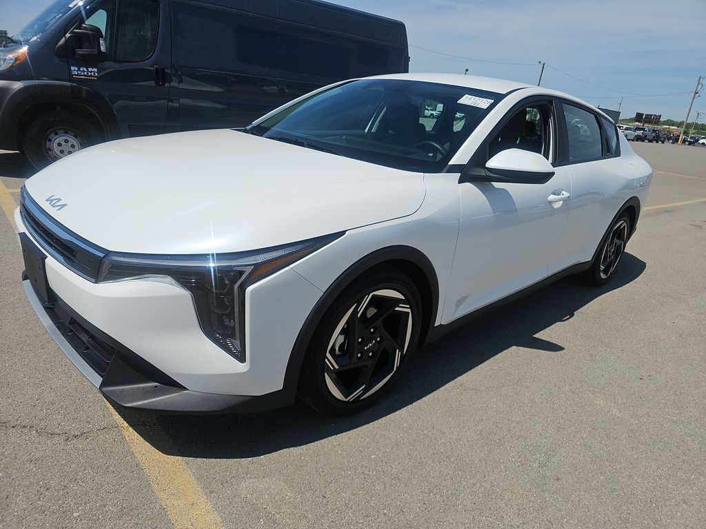 2025 Kia K4 EX photo