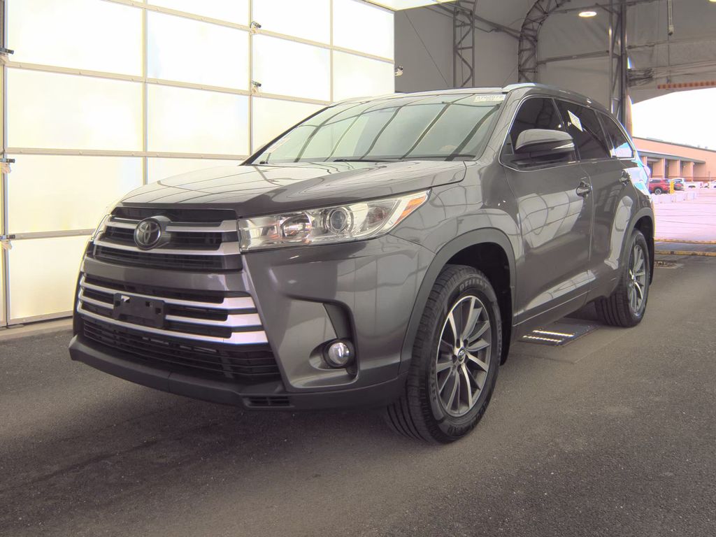 2018 Toyota Highlander XLE photo
