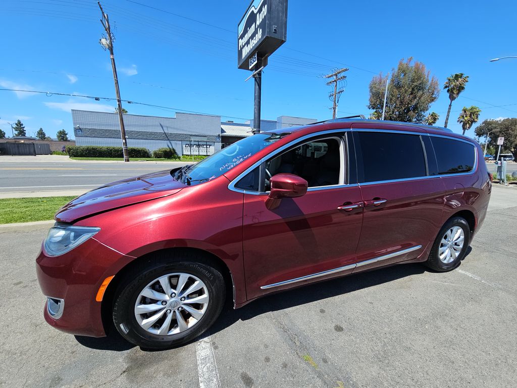2018 Chrysler Pacifica Touring L+ photo