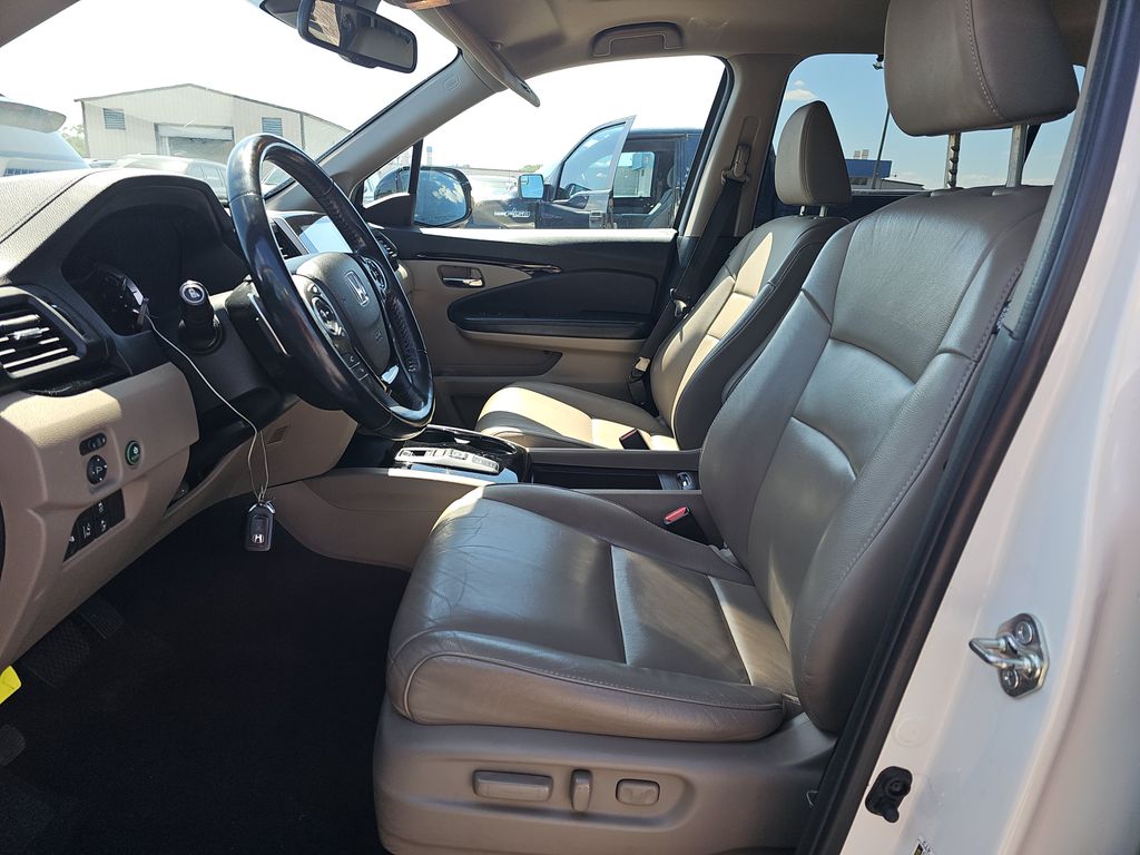 2016 Honda Pilot Touring photo