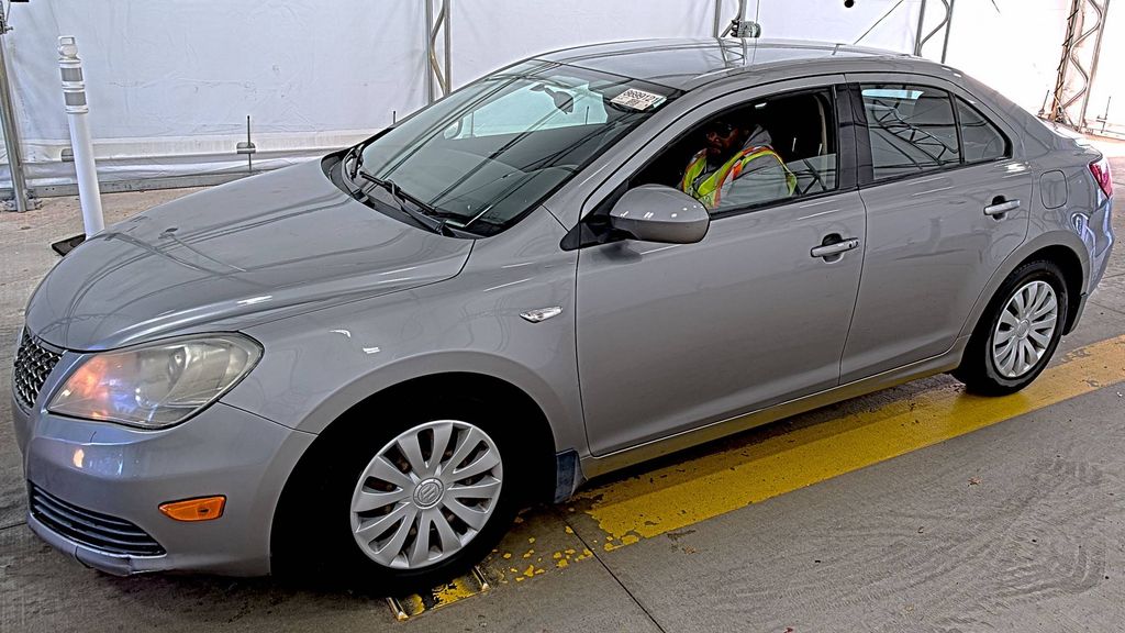 2010 Suzuki Kizashi S photo