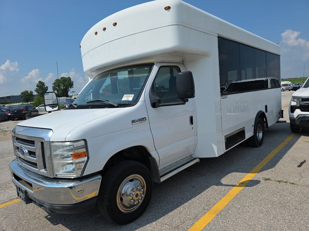 2014 Ford E-450 Cutaway photo