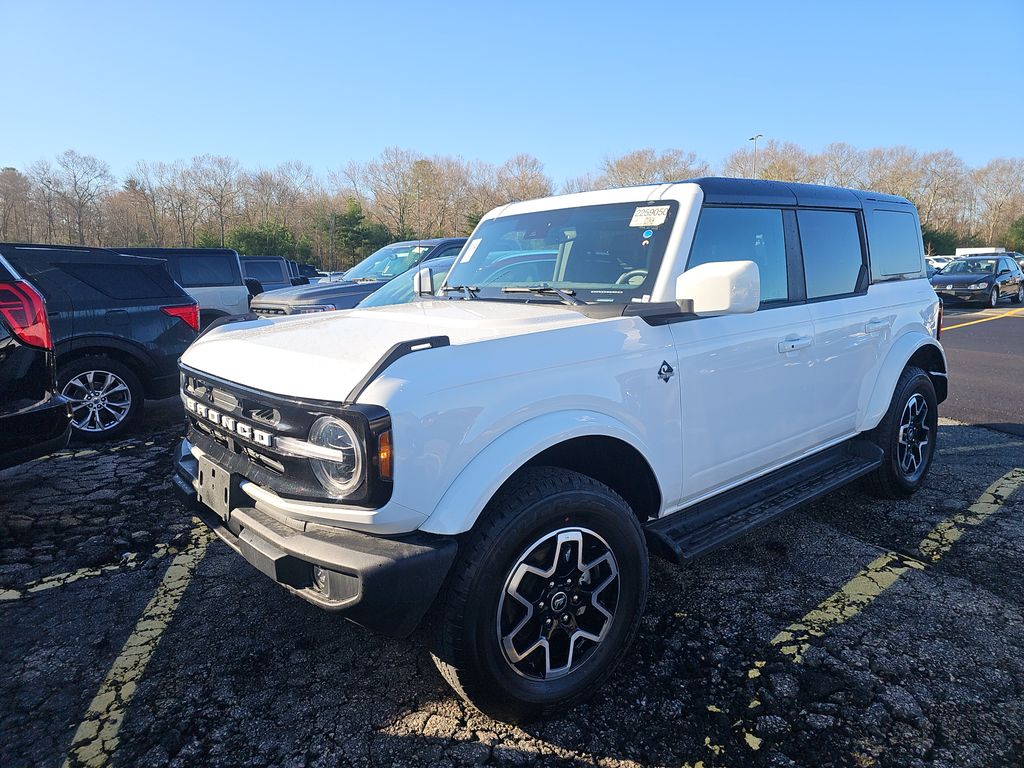 2025 Ford Bronco Outer Bank photo