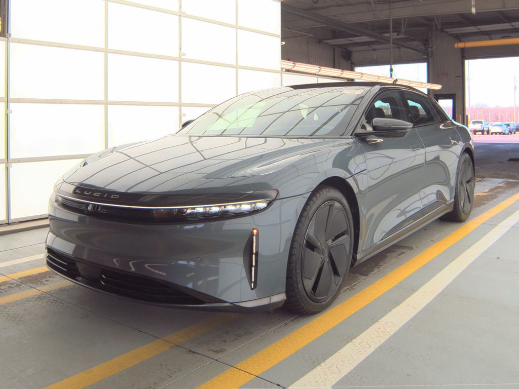 2025 Lucid AIR Grand Tour photo