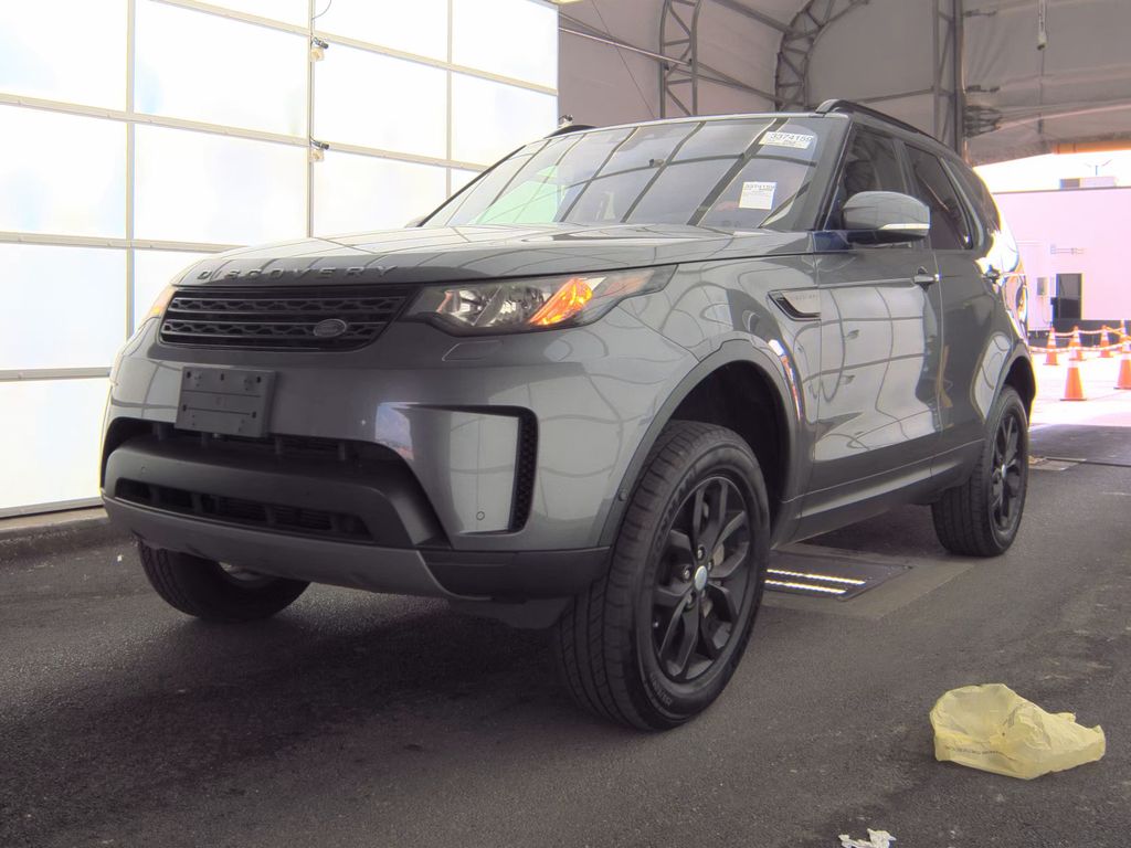 2018 Land Rover Discovery SE photo
