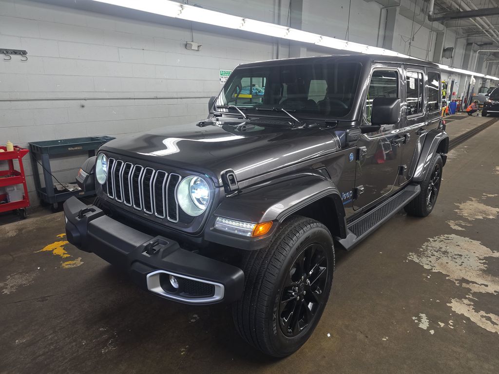 2025 Jeep Wrangler Sahara photo