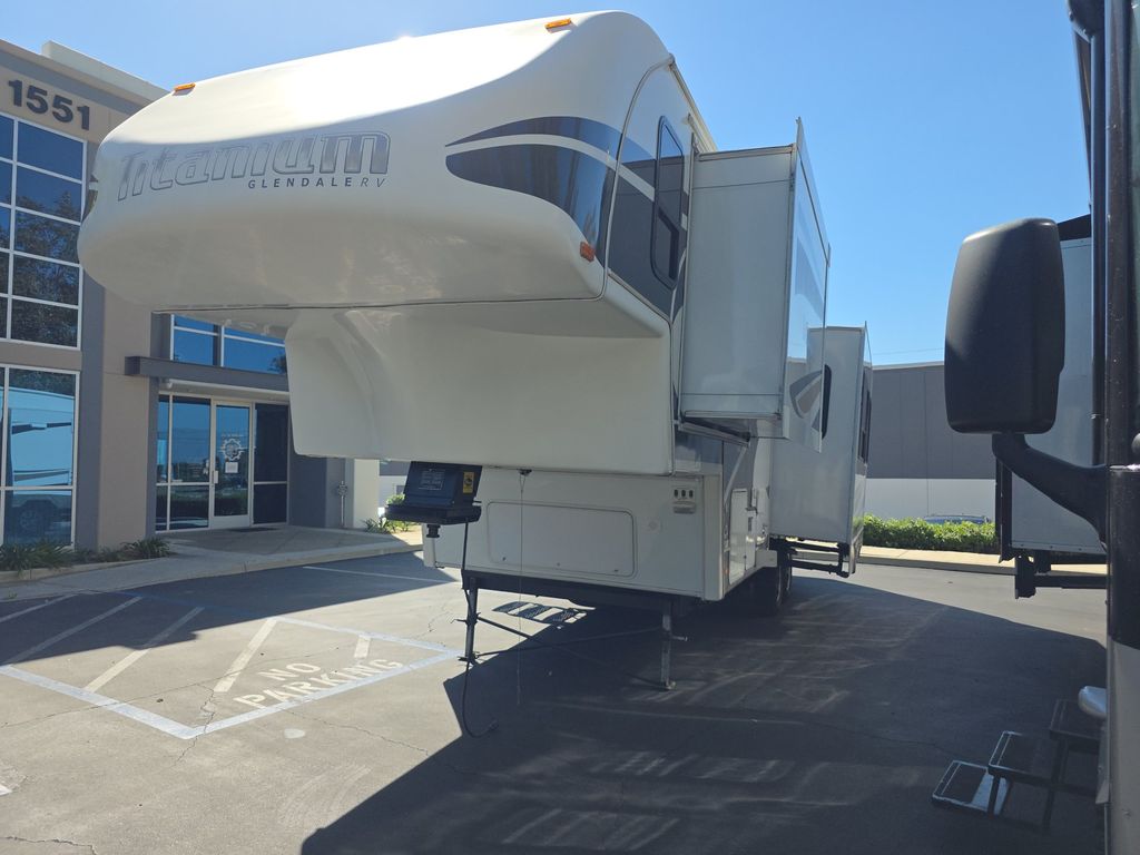 2007 Titanium By Glendale Trailer photo