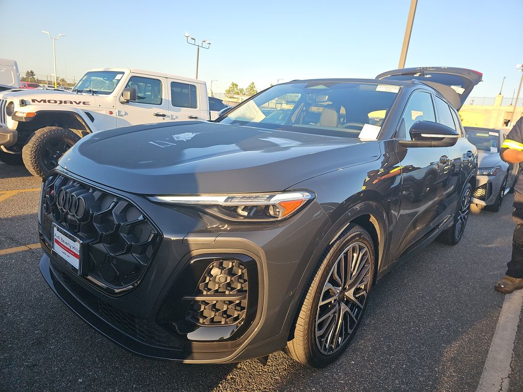 2025 Audi SQ5 Premium + photo