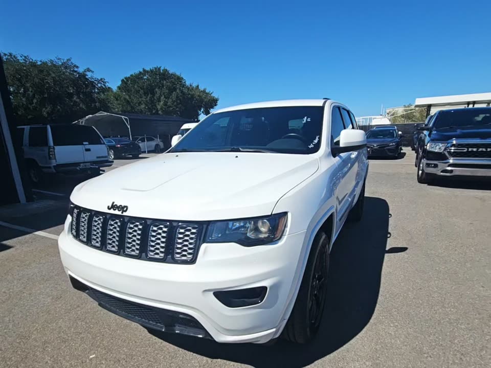 2021 Jeep Grand Cherokee Laredo X photo