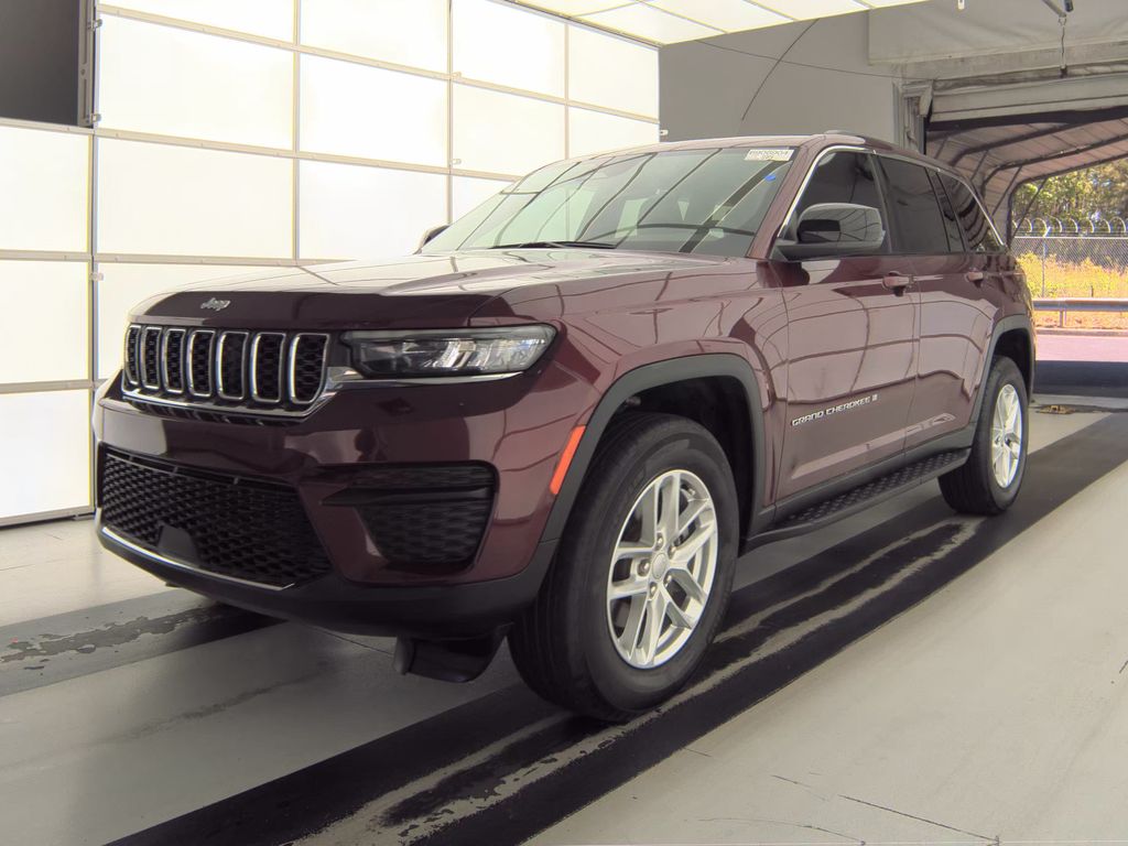 2025 Jeep Grand Cherokee Laredo X photo