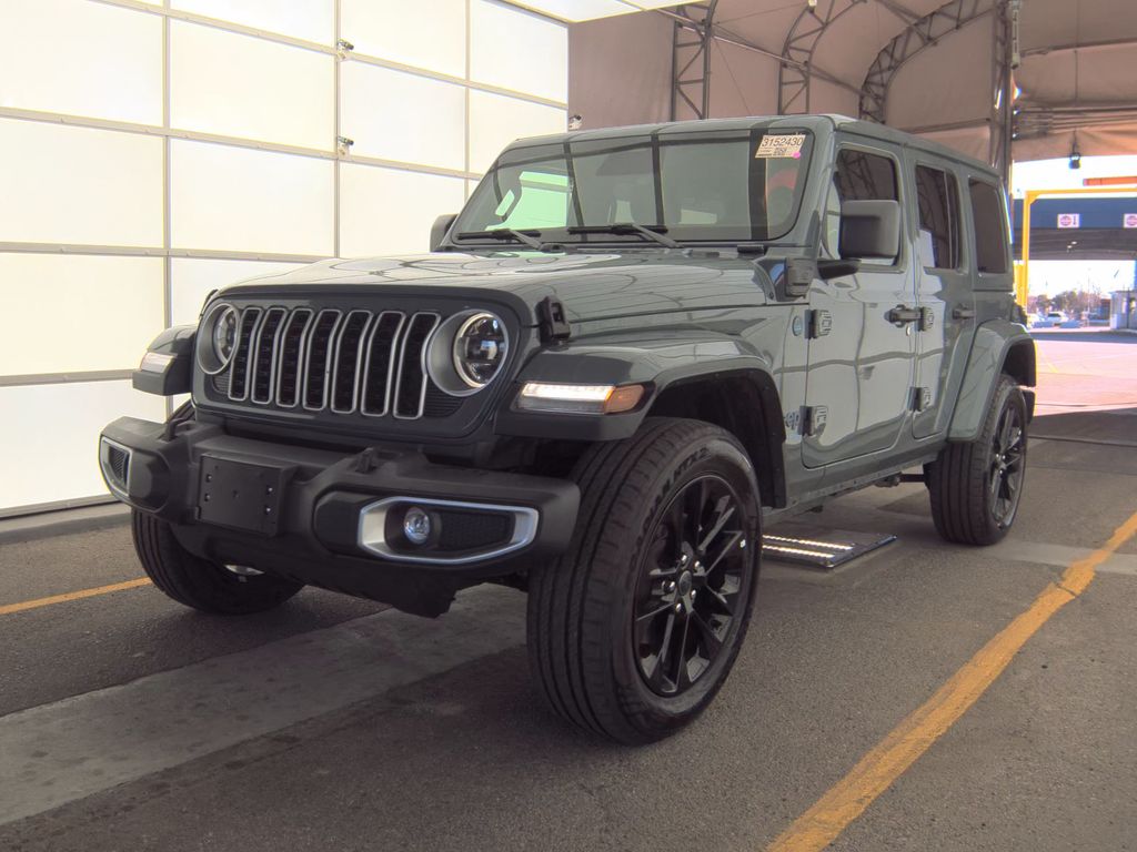 2025 Jeep Wrangler Sahara photo