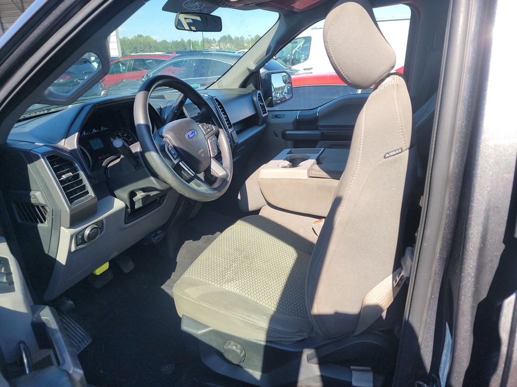 2017 Ford F-150 XLT photo