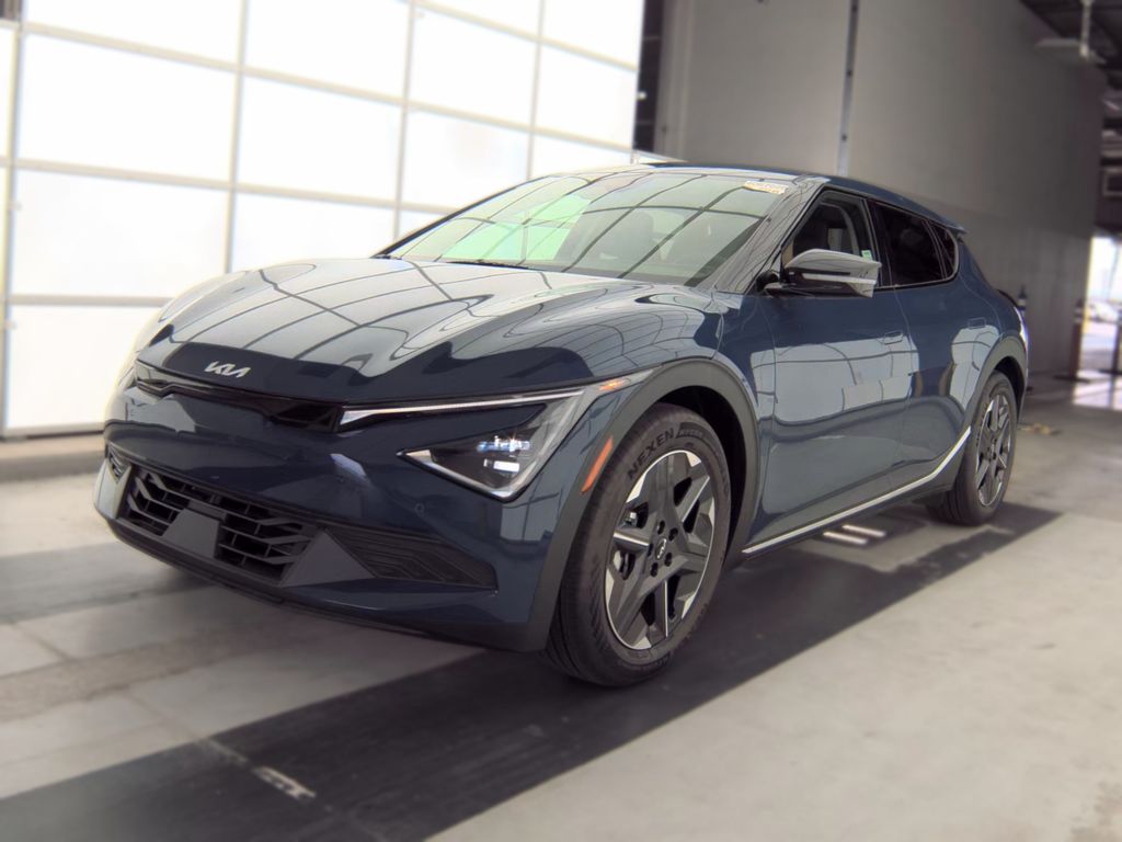 2025 Kia EV6 Light photo