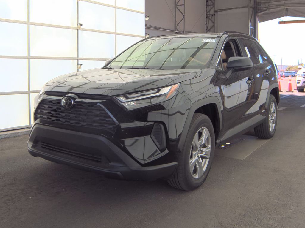 2025 Toyota RAV4 Hybrid LE photo