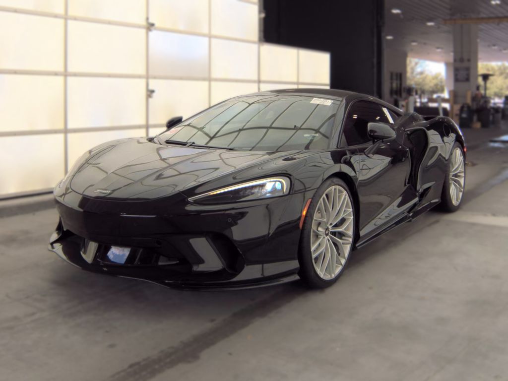 2021 McLaren GT photo