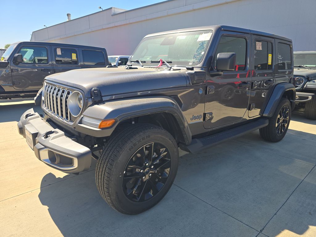 2025 Jeep Wrangler Sahara photo
