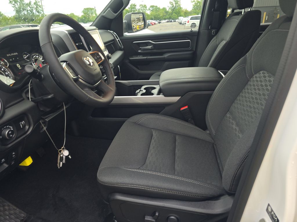 2025 Ram 1500 BIG Horn photo