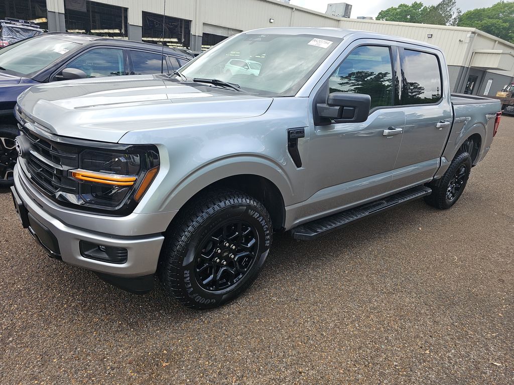 2025 Ford F-150 XLT photo