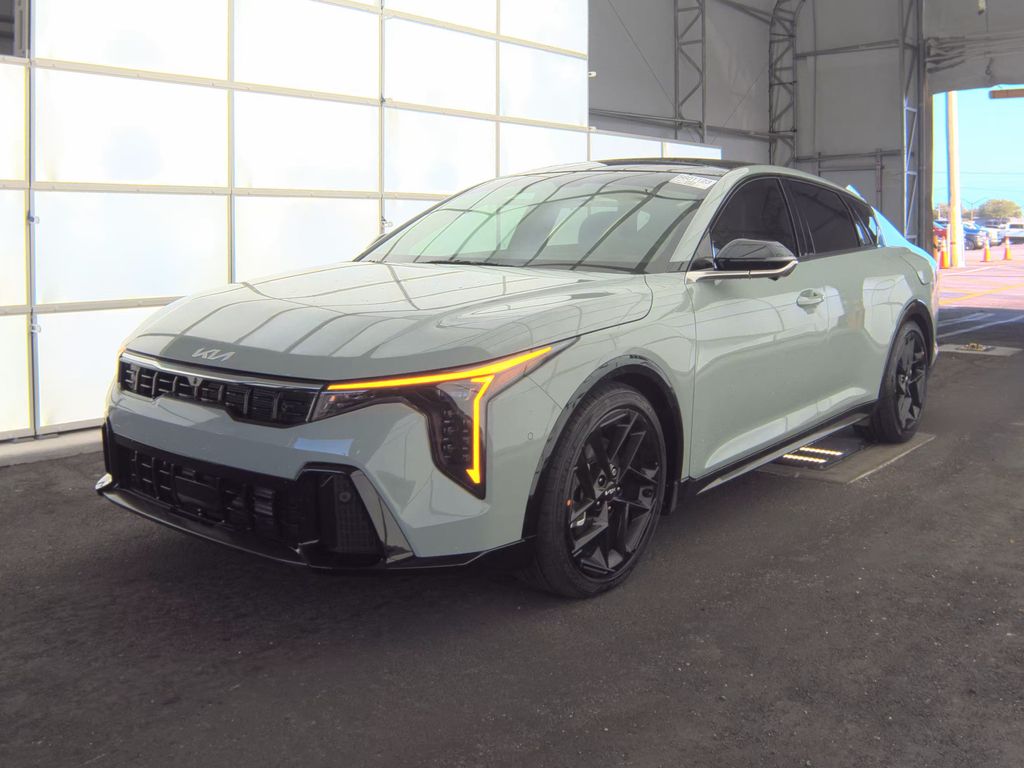 2025 Kia K4 GT-Line photo