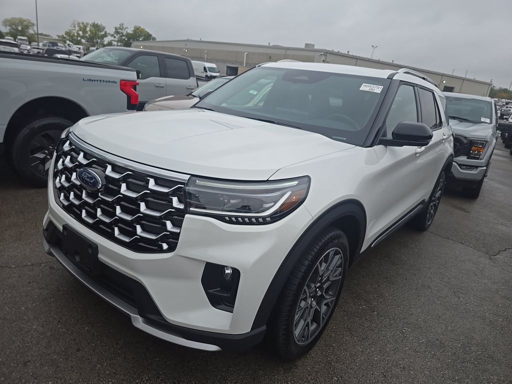 2025 Ford Explorer Platinum photo