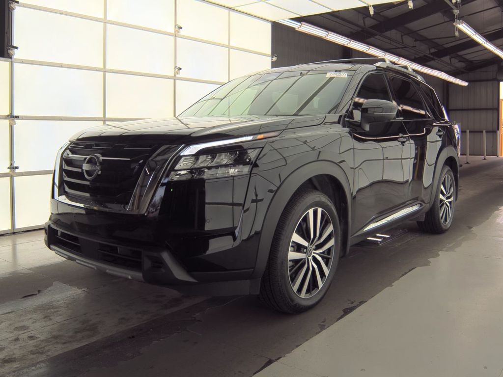 2025 Nissan Pathfinder Platinum photo