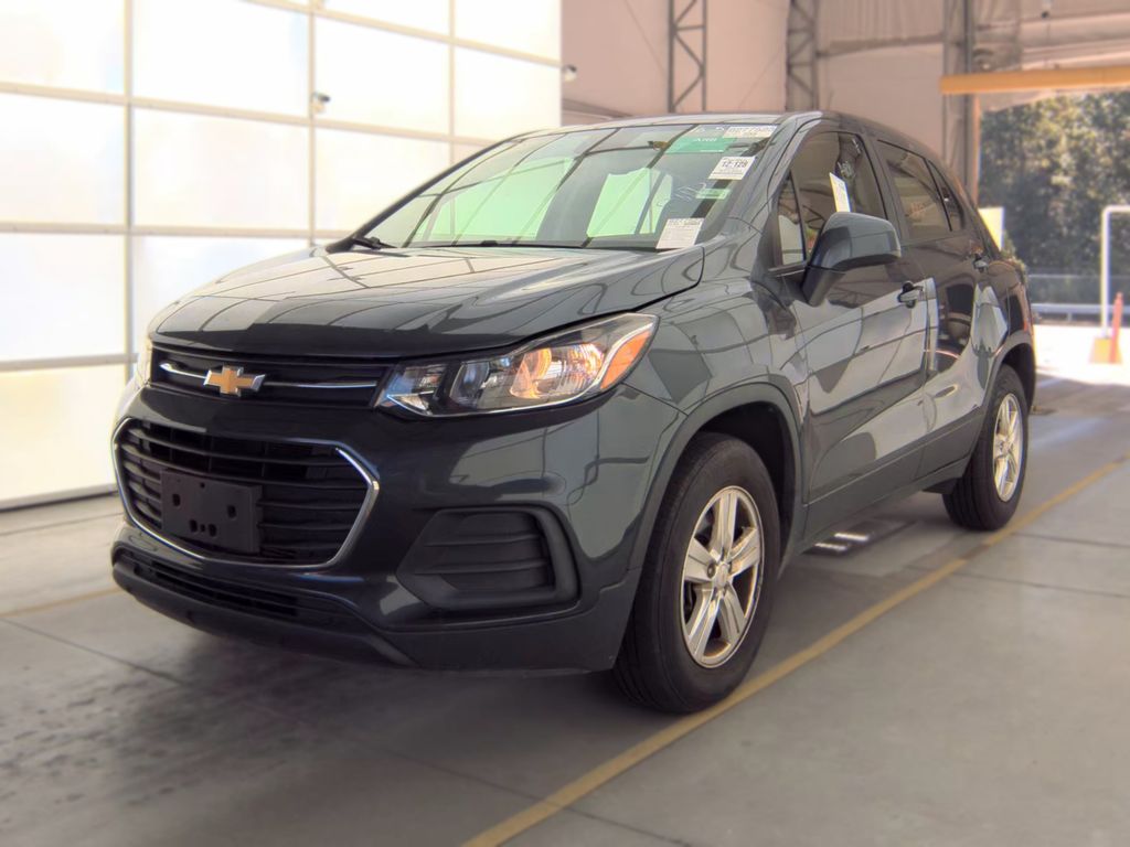 2021 Chevrolet Trax LS photo