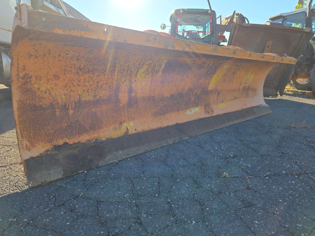 2000 Valk RV11175 Snowplow photo