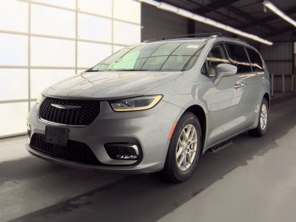 2021 Chrysler Pacifica Touring L photo