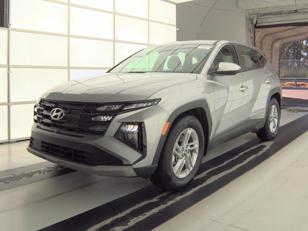 2025 Hyundai Tucson SE photo