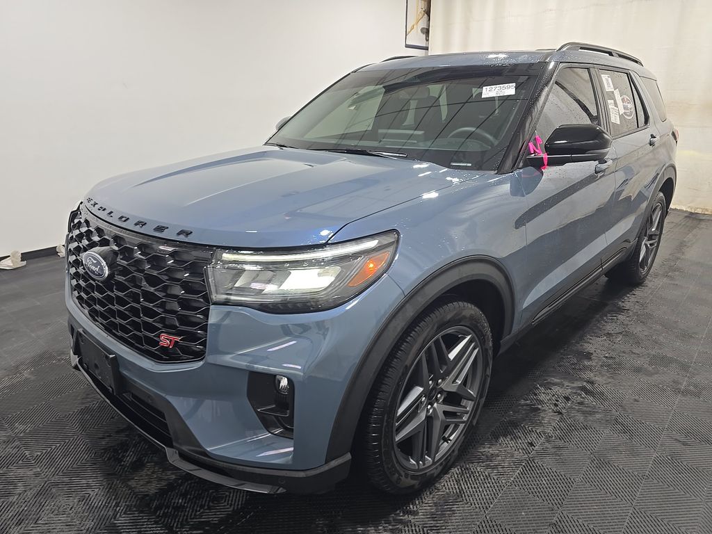 2025 Ford Explorer ST photo