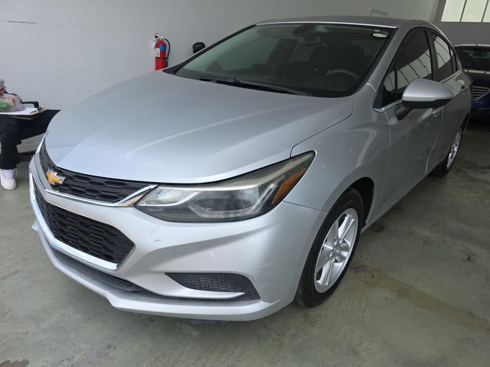 2017 Chevrolet Cruze LT photo