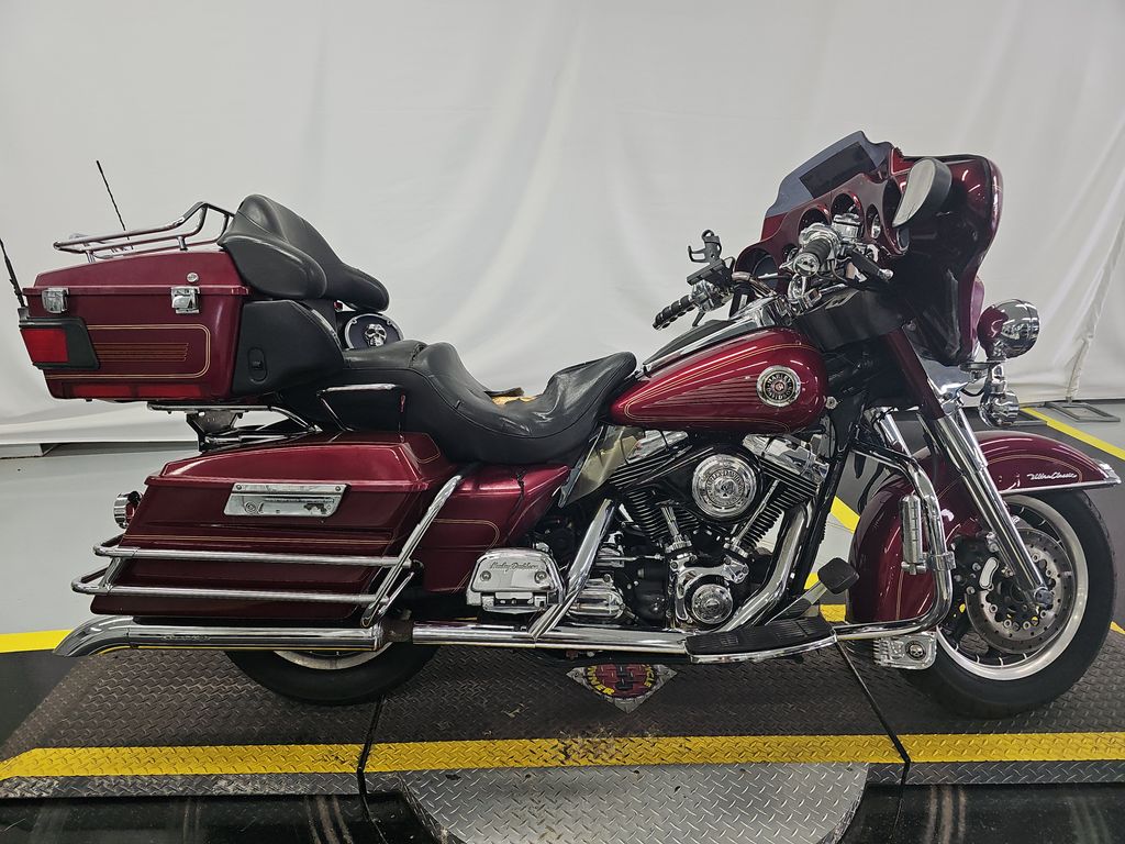 2004 Harley-Davidson Flhtcui photo