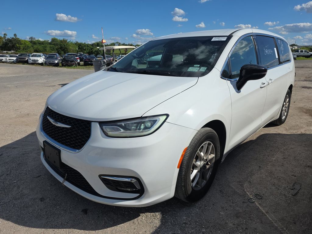 2026 Chrysler Pacifica Select photo