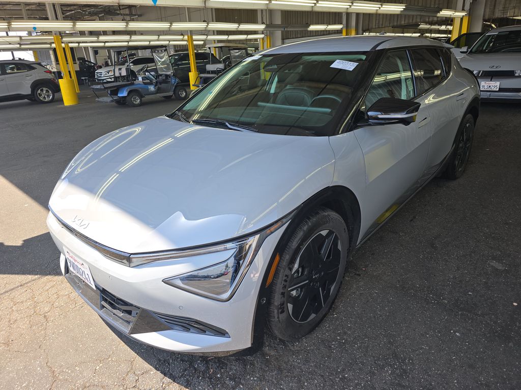 2025 Kia EV6 Wind photo