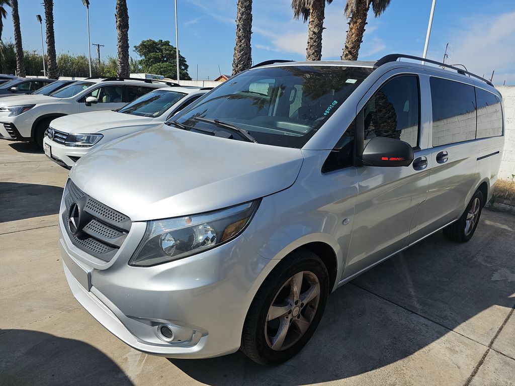 2016 Mercedes-Benz Metris photo