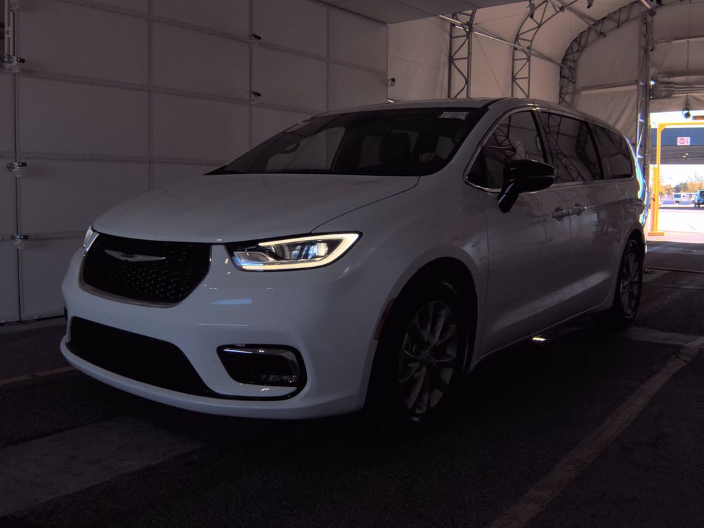 2026 Chrysler Pacifica Limited photo