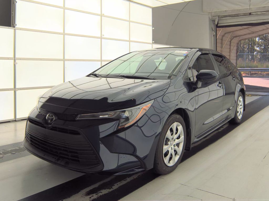2025 Toyota Corolla LE photo