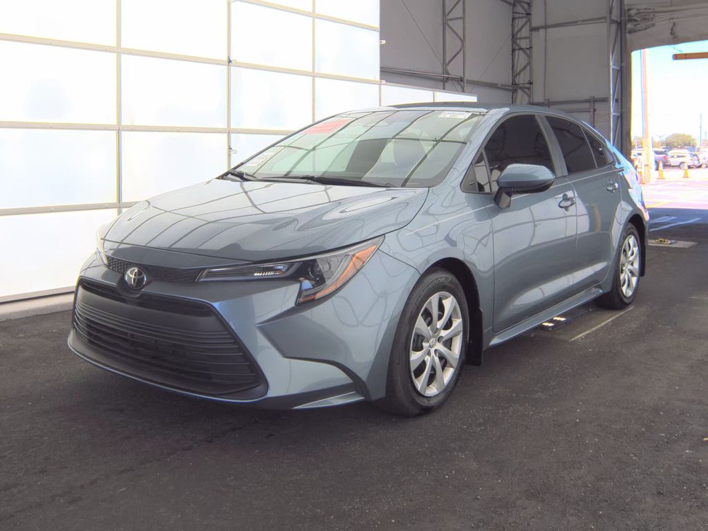 2025 Toyota Corolla LE photo