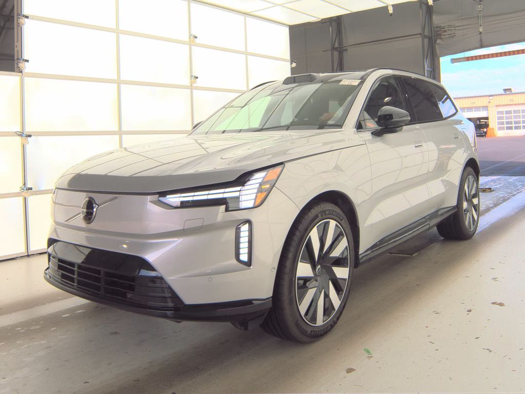 2025 Volvo EX90 Ultra photo