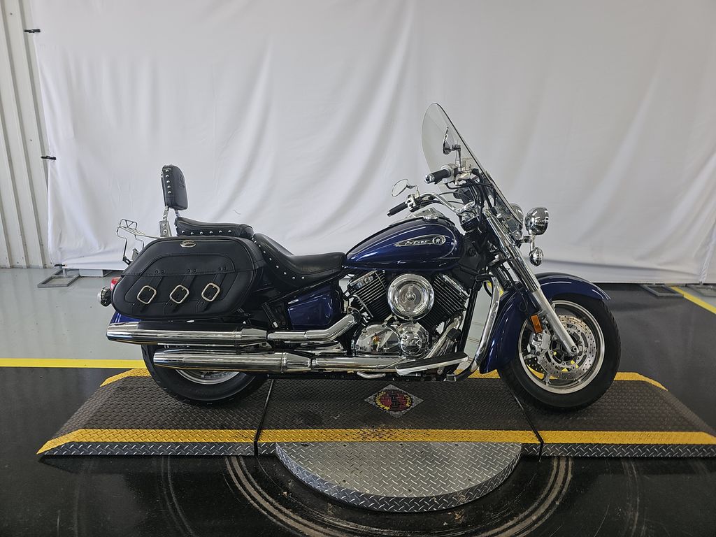 2009 Yamaha V Star 1100 Classic photo